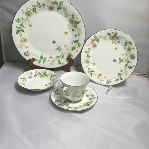 Noritake Other - Noritake NOUVEAU 5 PIECES DINNER SET
